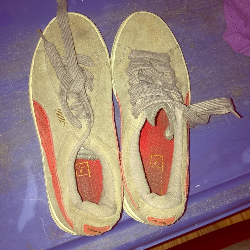 Red and Grey pumas